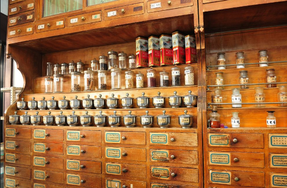 2018年中药饮片市场规模超2700亿元